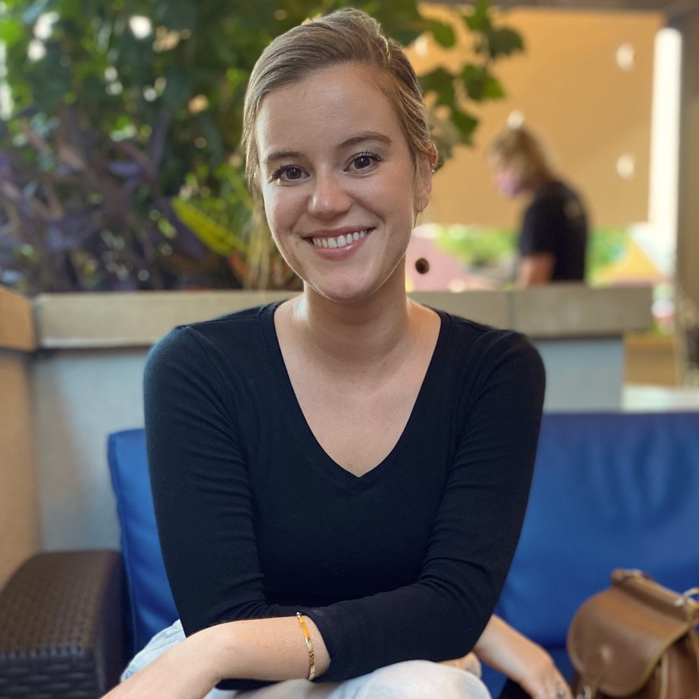 Meet your Posher, Danielle